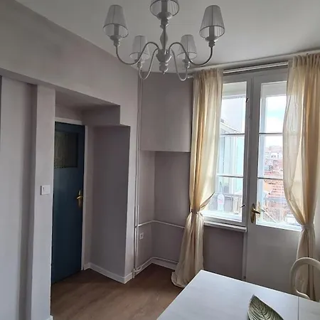 Cozy 1-bedroom In The Center Apartment *
